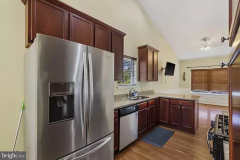 Kitchen - 736 213th St, Pasadena, MD 21122 photo 2 of 3