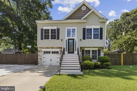 736 213th St, Pasadena, MD 21122