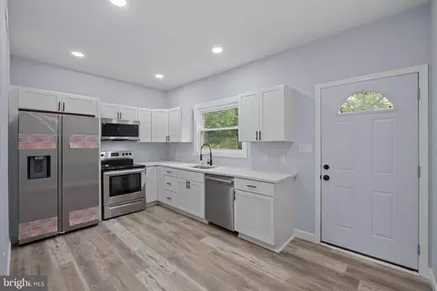 Entry Way - 7410 Hawkins Dr, Hanover, MD 21076 photo 3 of 10