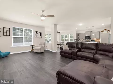 7964 Meridian Dr, Pasadena, MD 21122 photo 13