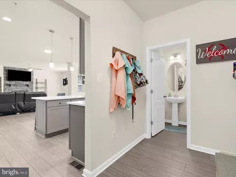7964 Meridian Dr, Pasadena, MD 21122 photo 11