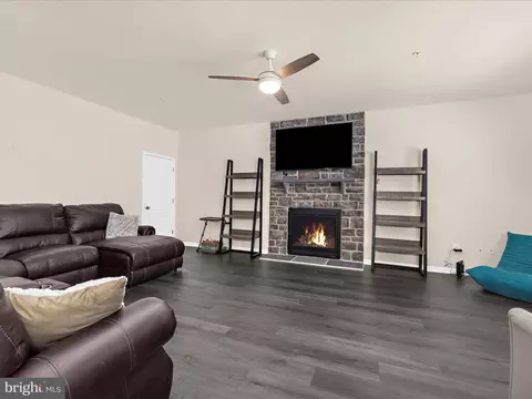 7964 Meridian Dr, Pasadena, MD 21122 photo 15
