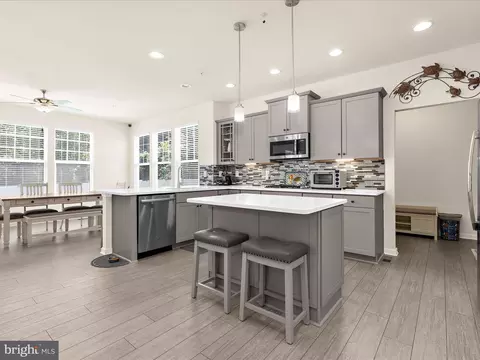 7964 Meridian Dr, Pasadena, MD 21122 photo 4