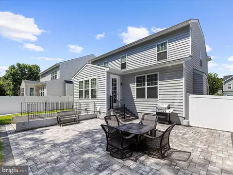 7964 Meridian Dr, Pasadena, MD 21122 photo 2