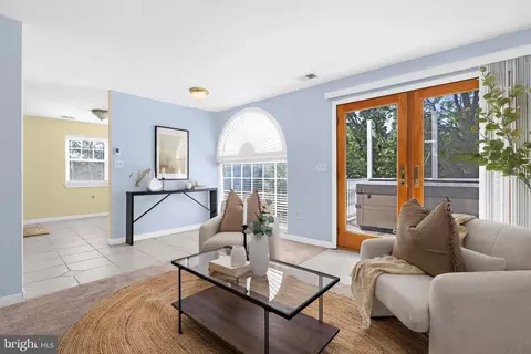 Living - 619 Riverside Dr, Pasadena, MD 21122 photo 10 of 10