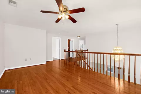 Living - 619 Riverside Dr, Pasadena, MD 21122 photo 6 of 10