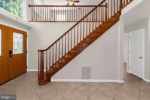 Entry Way - 619 Riverside Dr, Pasadena, MD 21122 photo 2 of 4