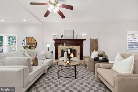 Living - 619 Riverside Dr, Pasadena, MD 21122 photo 4 of 10