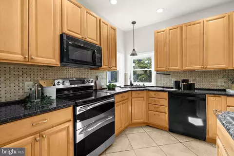 Kitchen - 619 Riverside Dr, Pasadena, MD 21122 photo 6 of 6