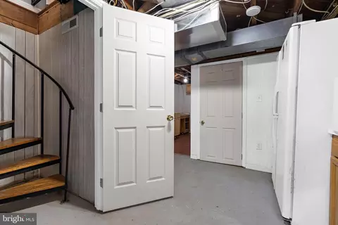 Entry Way - 619 Riverside Dr, Pasadena, MD 21122 photo 3 of 4