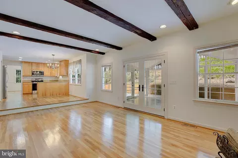 Living - 340 Candle Ridge Dr, Arnold, MD 21012 photo 4 of 8