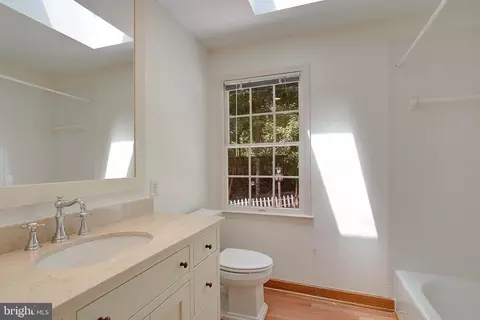 Bath - 340 Candle Ridge Dr, Arnold, MD 21012 photo 3 of 5