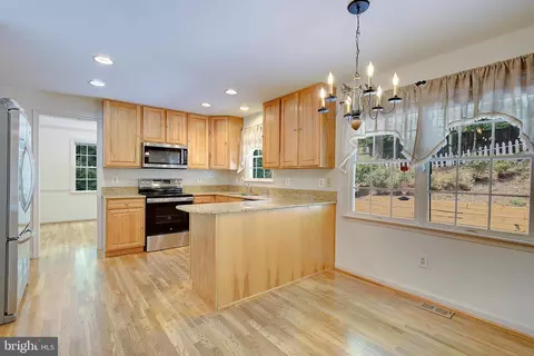 Kitchen - 340 Candle Ridge Dr, Arnold, MD 21012 photo 2 of 2