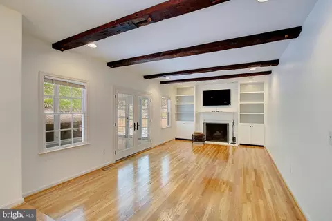 Living - 340 Candle Ridge Dr, Arnold, MD 21012 photo 6 of 8