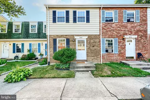 8210 Stewarton Ct, Severn, MD 21144