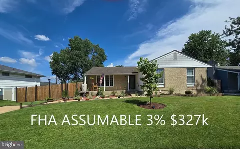 7957 Castle Hedge Dell Dell, Glen Burnie, MD 21061