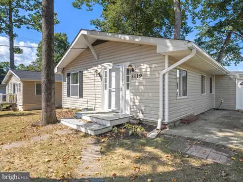2119 Shore Dr, Edgewater, MD 21037
