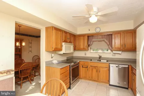 1533 Palm Ct, Pasadena, MD 21122 photo 9
