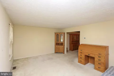 1533 Palm Ct, Pasadena, MD 21122 photo 3