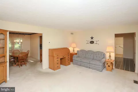 1533 Palm Ct, Pasadena, MD 21122 photo 4