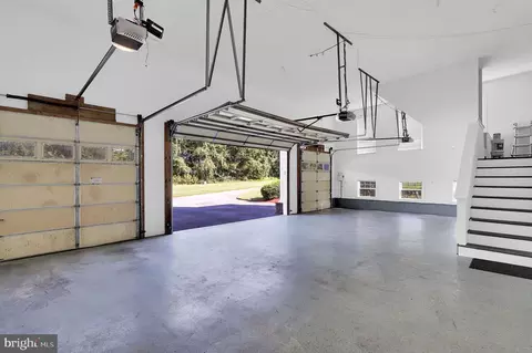 Entry Way - 350 E Bay Front Rd, Deale, MD 20751 photo 5 of 5