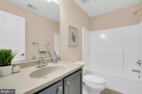 Bath - 350 E Bay Front Rd, Deale, MD 20751 photo 3 of 3
