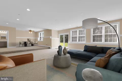 Living - 350 E Bay Front Rd, Deale, MD 20751 photo 7 of 8
