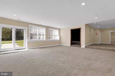 Living - 350 E Bay Front Rd, Deale, MD 20751 photo 8 of 8