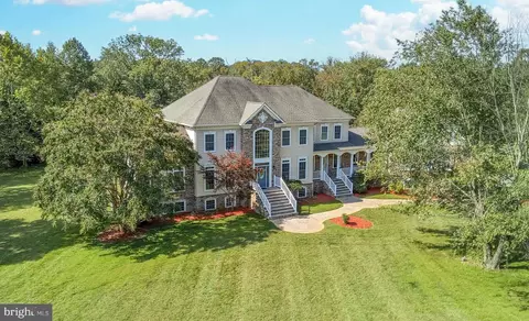 Exterior - 350 E Bay Front Rd, Deale, MD 20751 photo 2 of 5