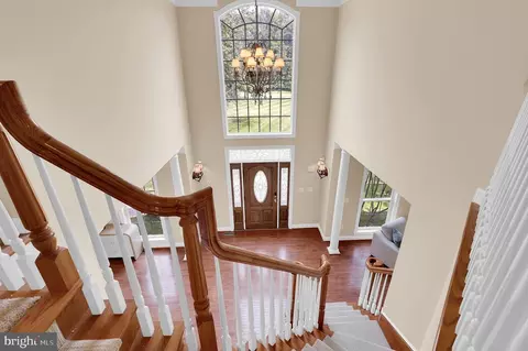 Entry Way - 350 E Bay Front Rd, Deale, MD 20751 photo 3 of 5