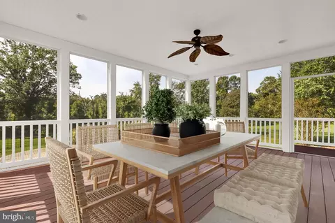 Exterior - 350 E Bay Front Rd, Deale, MD 20751 photo 3 of 5