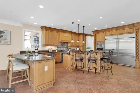 Kitchen - 350 E Bay Front Rd, Deale, MD 20751 photo 3 of 5