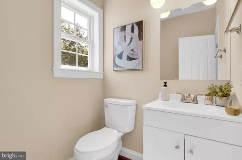 Entry Way - 350 E Bay Front Rd, Deale, MD 20751 photo 2 of 5
