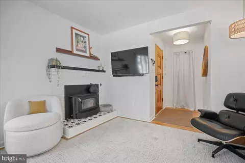 214 Dale Rd, Pasadena, MD 21122 photo 5