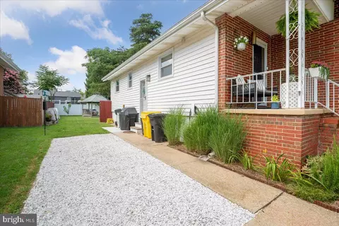 214 Dale Rd, Pasadena, MD 21122 photo 2