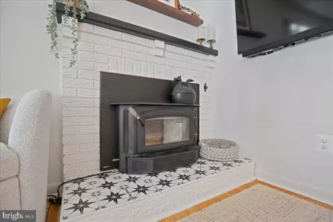 214 Dale Rd, Pasadena, MD 21122 photo 8