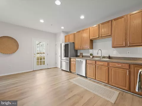8058 Pennington Dr, Laurel, MD 20724 photo 7