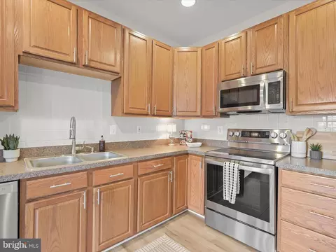 8058 Pennington Dr, Laurel, MD 20724 photo 6