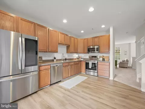 8058 Pennington Dr, Laurel, MD 20724 photo 5