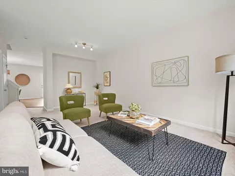8058 Pennington Dr, Laurel, MD 20724 photo 4