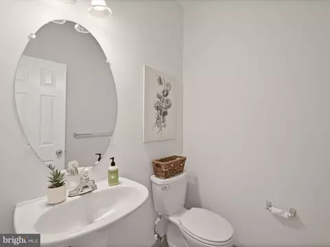 8058 Pennington Dr, Laurel, MD 20724 photo 12