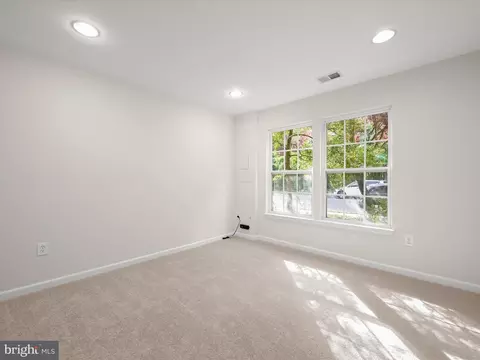 8058 Pennington Dr, Laurel, MD 20724 photo 23