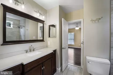 Entry Way - 132 Seabiscuit Pl, Edgewater, MD 21037 photo 2 of 4