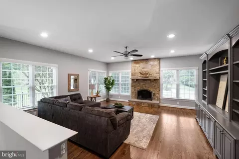 Living - 132 Seabiscuit Pl, Edgewater, MD 21037 photo 2 of 3