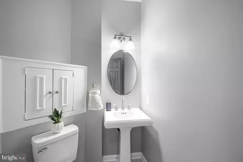 Bath - 132 Seabiscuit Pl, Edgewater, MD 21037 photo 1 of 10