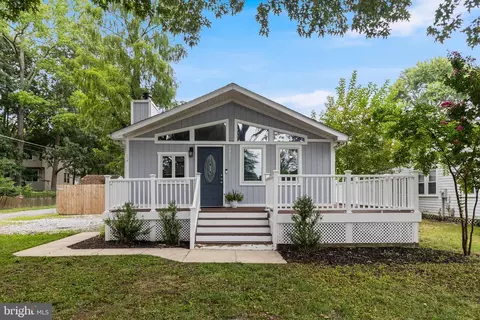 4925 Aspen St, Shady Side, MD 20764