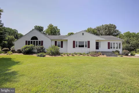 3851 Solomons Island Rd, Harwood, MD 20776