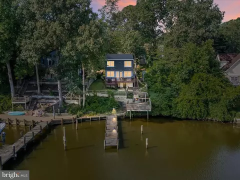 593 Riverside Dr, Pasadena, MD 21122