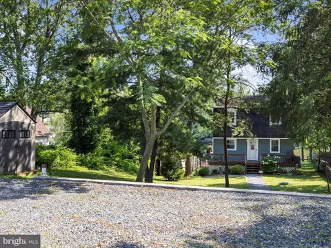 Exterior - 593 Riverside Dr, Pasadena, MD 21122 photo 2 of 11