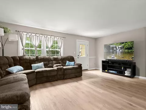 Living - 1649 Forest Hill Ct, Crofton, MD 21114 photo 1 of 2